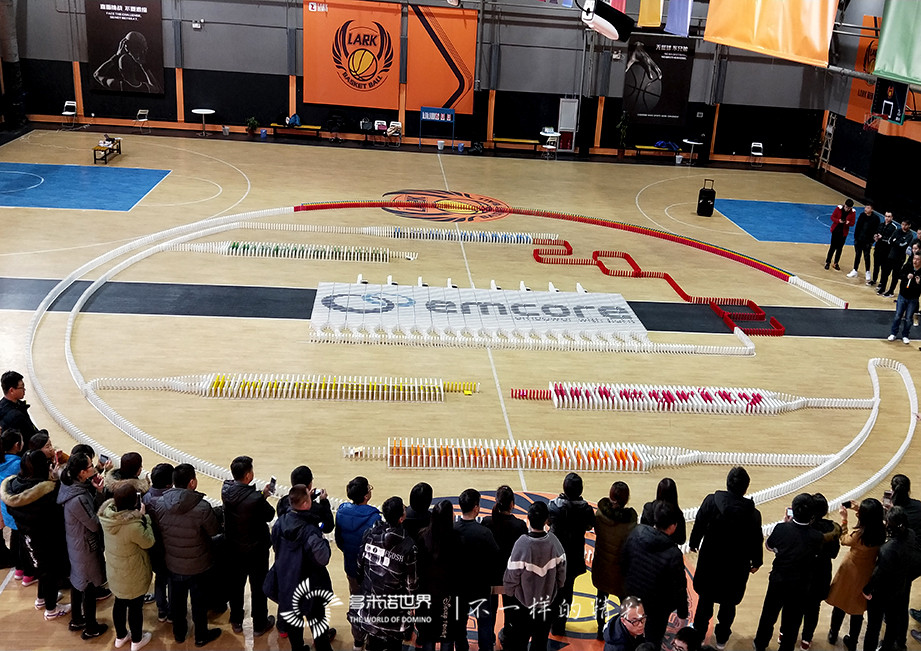 安科光電多米諾團隊大挑戰(zhàn)